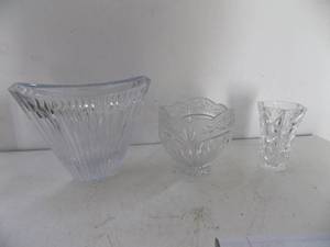 lot 63 image: Glassware