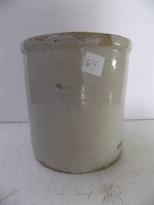 lot 64 image: Crock 8 x 8