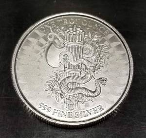 lot 12 image: 1 TROY OZ .999 FINE SILVER E PLURIBUS UNUM ROUND
