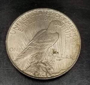 lot 19 image: 1922-D PEACE SILVER DOLLAR