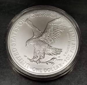lot 26 image: 2021 type 2 AMERICAN SILVER EAGLE 1 TROY OZ .999 FINE SILVER IN AIRTITE