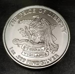 lot 40 image: 1 TROY OZ .999 FINE SILVER DONT TREAD ON ME ROUND