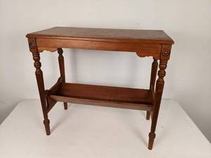 lot 84 image: Beautiful Wooden Entryway Table