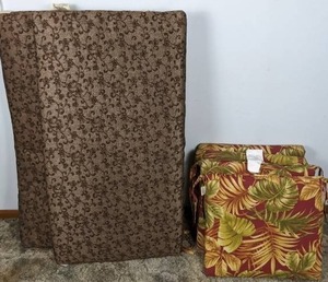 lot 74 image: Six Cushions set of Two Brown and Four Red