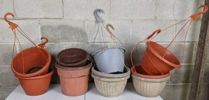 lot 21 image: Assorted Flower Pots