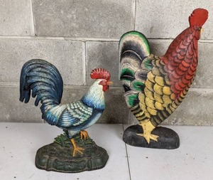 lot 27 image: Pair of Decorative Roosters