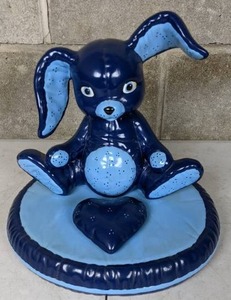 lot 109 image: Vintage 3-Piece Ceramic Blue Bunny