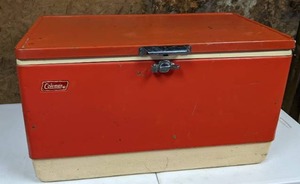 lot 130 image: Vintage Red Coleman Cooler
