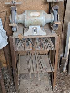 lot 16 image: Shopcraft 8 Bench Grinder w Stand
