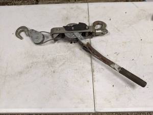 lot 181 image: Lever Binder, Silver