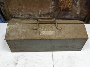 lot 168 image: 21-Inch Steel Roof Tool Box with Removable Tray