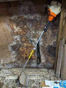 lot 172 image: STIHL FS 44 String Trimmer with Bike Handle