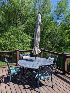 lot 11 image: Outdoor Patio Set