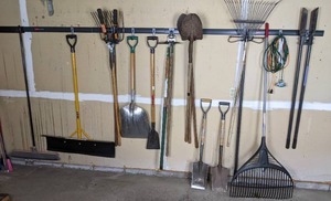 lot 43 image: Collection of 21 Various Yard Tools Brooms, Rakes, Shovels, Post Digger and More