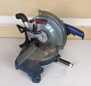 lot 129 image: Ryobi TS-254 10-Inch Super Mitre Saw