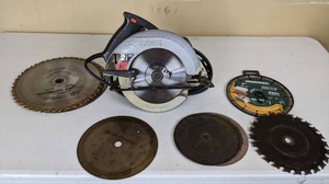 lot 37 image: SkilSaw 7-14 Circular Saw with Blades