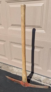 lot 44 image: PickaxeMattock Tool