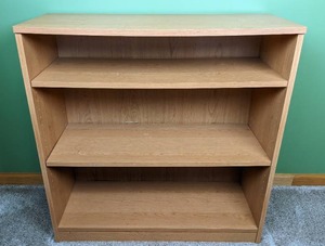 lot 36 image: Adjustable 3-Tier Bookshelf