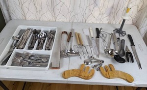 lot 150 image: Assortment of Kitchen Tools and Utensils with Drawer Organizer