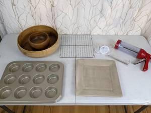 lot 158 image: Assortment of Kitchenware 12-Cup Muffin Pan, CookieBaking Press, Wooden Bowls, Square Plate and More