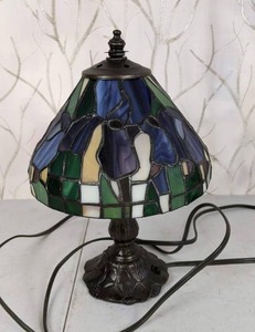 lot 88 image: Tiffany Style Table Lamp in Blue & Green Iris Design