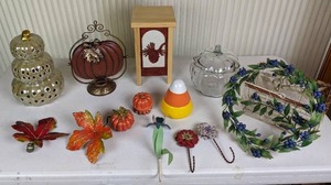 lot 73 image: Fall Decor and Floral Basket, Wreath and Hooks