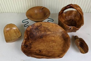 lot 69 image: Beautiful 5-Piece Lot of Wooden Bowls, Scoop and Basket