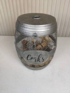 lot 121 image: Open Wire Cork Basket with Lid