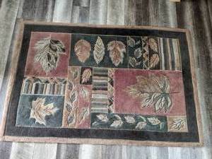 lot 200 image: Fall Leaves Area Rug, 44 x 66