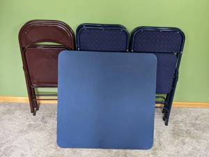 lot 203 image: Set of (6) Folding Chairs and Card Table