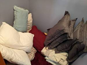 lot 220 image: Assortment of Decorative Throw Pillows, Pillows and Blankets