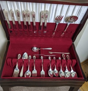 lot 33 image: Vintage WM Rogers Co. Original Silver Plated Silverware Set with Box