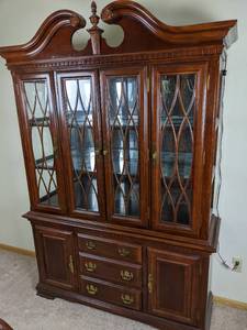 lot 23 image: Stunning China HutchCabinet