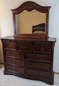 lot 2 image: Elegant Real Wood 12-Drawer Dresser with Mirror