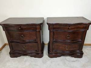 lot 8 image: Pair of Elegant Wood Nightstands