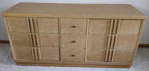 lot 52 image: Mid-Century Blonde 9-Drawer Dresser