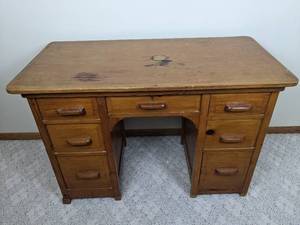 lot 84 image: Wooden Childrens Desk