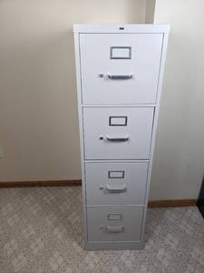 lot 92 image: 4-Drawer Metal Filing Cabinet