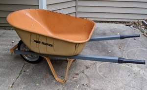 lot 145 image: True Temper Wheelbarrow with Flat Free Tire