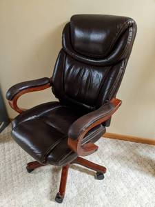 lot 207 image: Leather Computer Desk Chair, Brown
