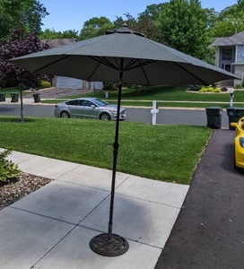 lot 29 image: Patio Umbrella with Stand