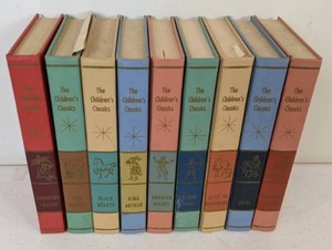 lot 106 image: Vintage Childrens Classic Novels Set of Nine