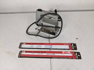 lot 194 image: Vintage Power House Model 73120 Electric Jig Saw McGraw-Edison With 12 Blades