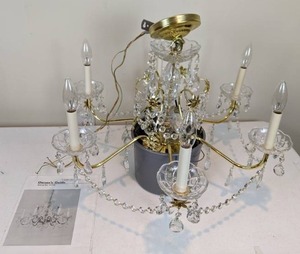 lot 150 image: Classic Gold and Crystal 6-Light Chandelier Fixture