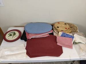 lot 205 image: Assortment of Round, Square and Oval Placemats