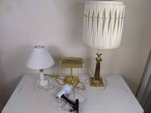 lot 226 image: Collection of (4) Table Lamps with Shades