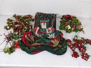 lot 199 image: Collection of Christmas Stockings and Craft Dcor