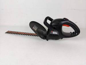 lot 192 image: Black & Decker 17-Inch Electric Hedge Trimmer