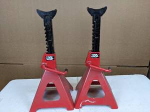 lot 126 image: Pair of Tool Shop 6 Ton Jack Stands