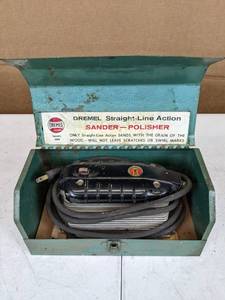 lot 130 image: Vintage Dremel Mfg. Co. USA Model 2000 Electric Sander & Polisher Power Tool